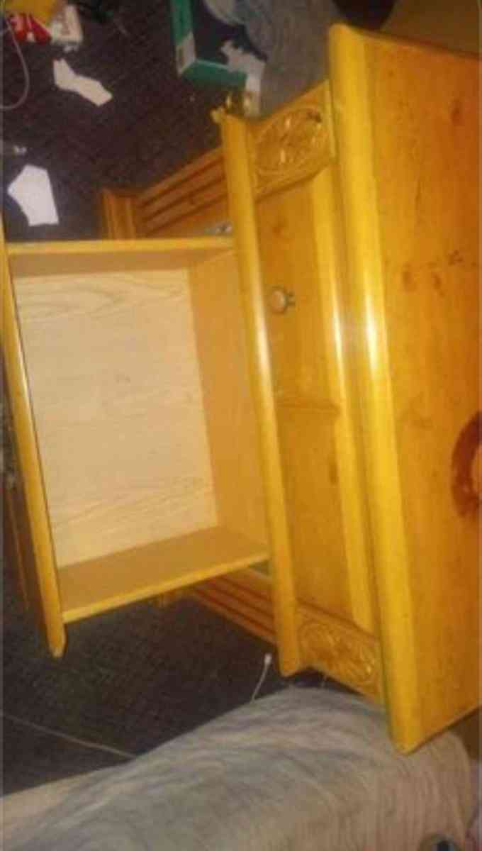 nightstand dresser - Pasadena, California - FleaMarketBay