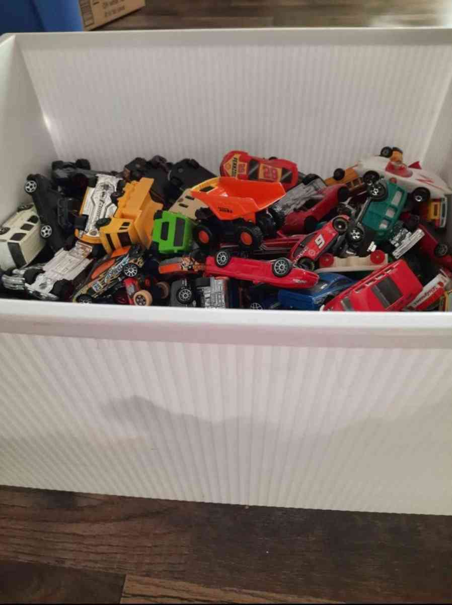 LOT Of OVER 180 HotwheelsMatchbox Cars - Southmont, North Carolina