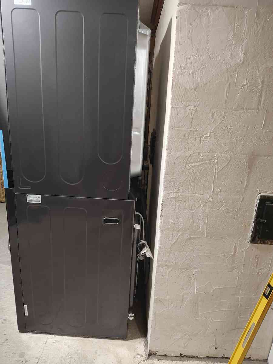 Stack Washer dryer Combo - Stroudsburg, Pennsylvania - FleaMarketBay