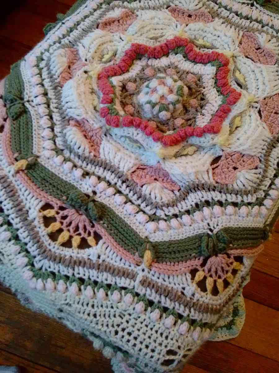 beautiful mandala throw blanket - Cuddebackville, New York - FleaMarketBay