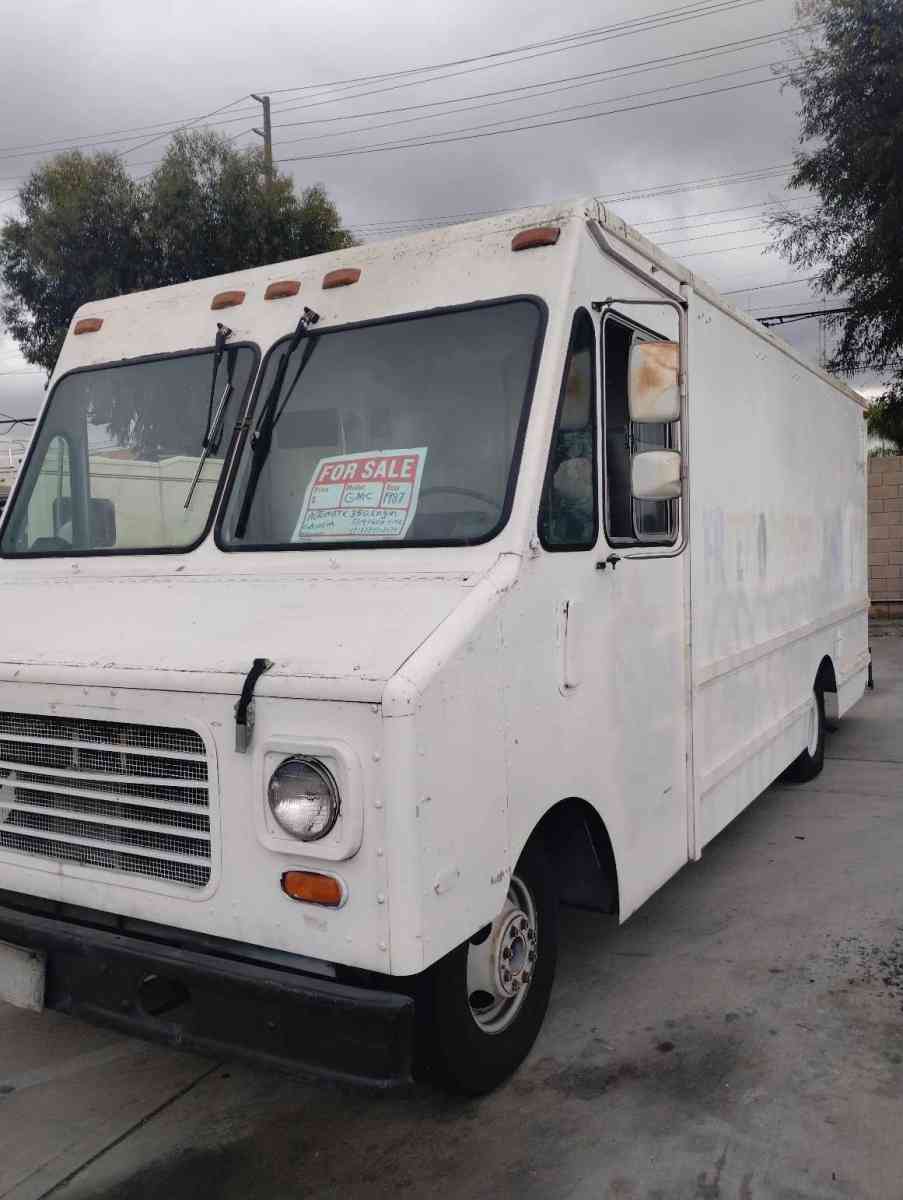1987 GMC 18 feet long stepvan - Adelanto, California