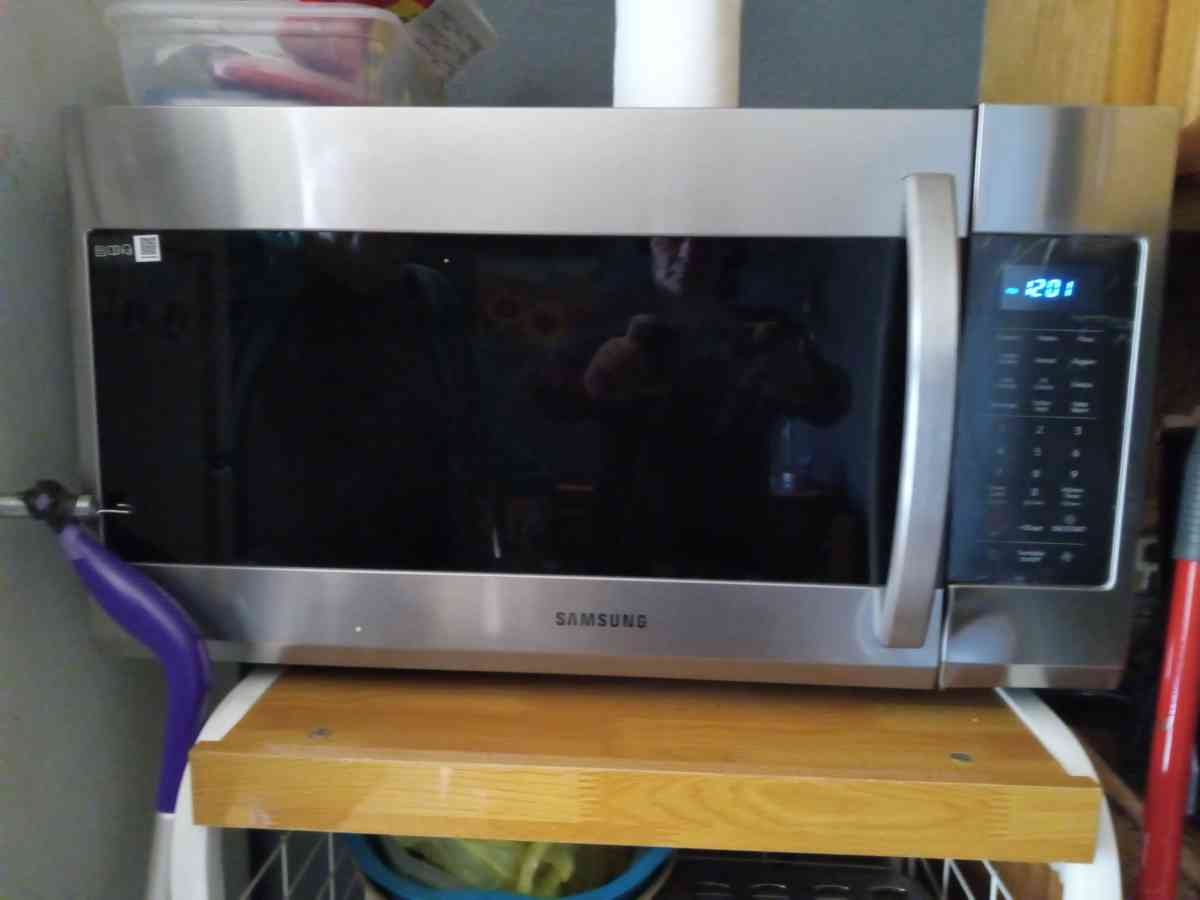 above range microwave - Lakeland, Florida - FleaMarketBay