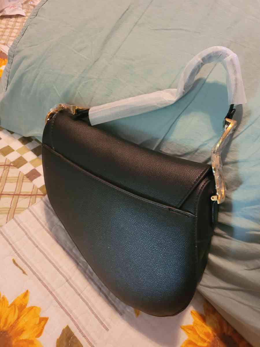 purses - Snellville, Georgia - FleaMarketBay