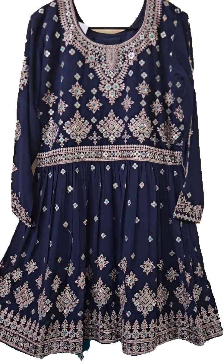 lehanga suit - Queens Village, New York - FleaMarketBay