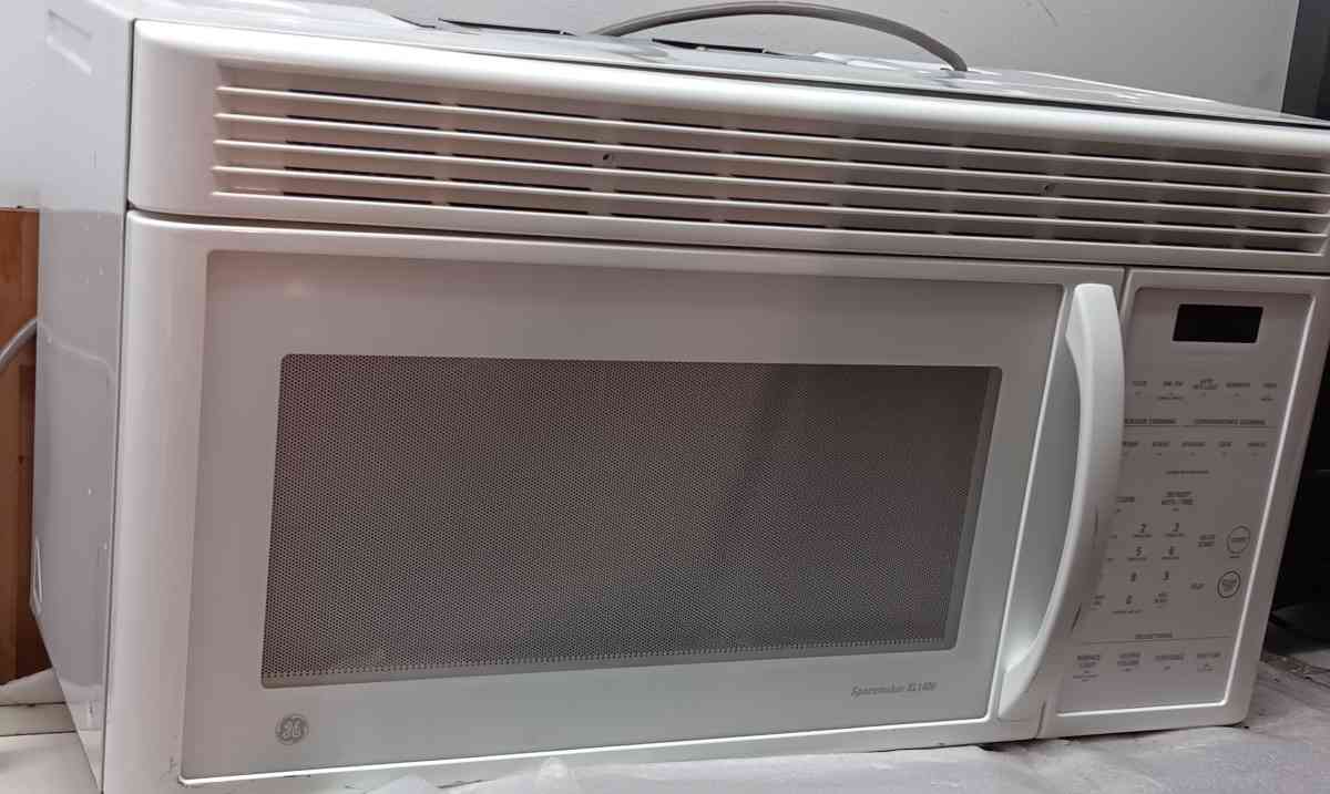 GE MICOWAVE - Hot Springs Village, Arkansas - FleaMarketBay