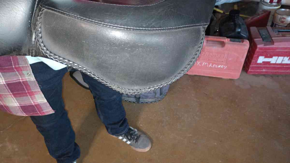 1995 to 2007 Kawasaki Vulcan motorcycle Mustang seat - Glendale, Arizona - FleaMarketBay