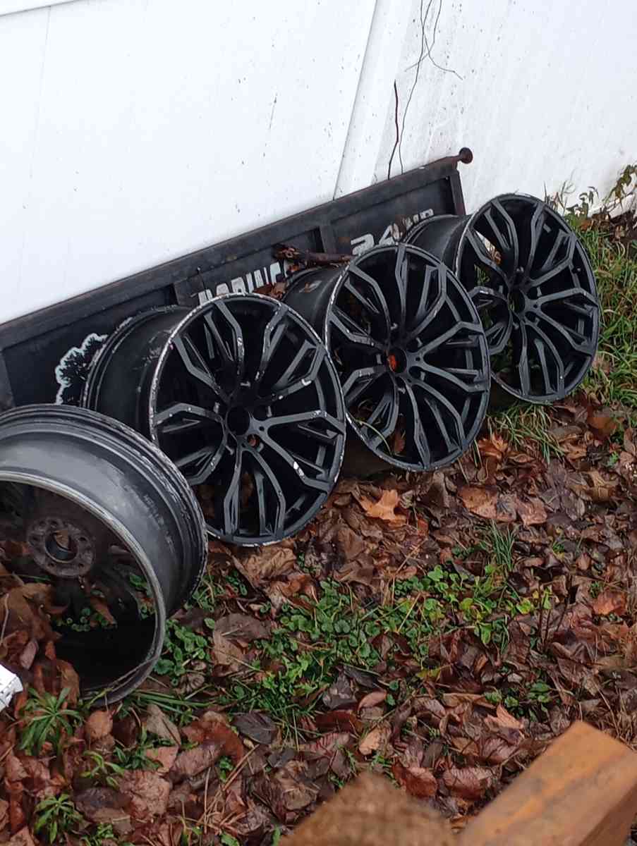 22 inch rims black - Springfield, Ohio