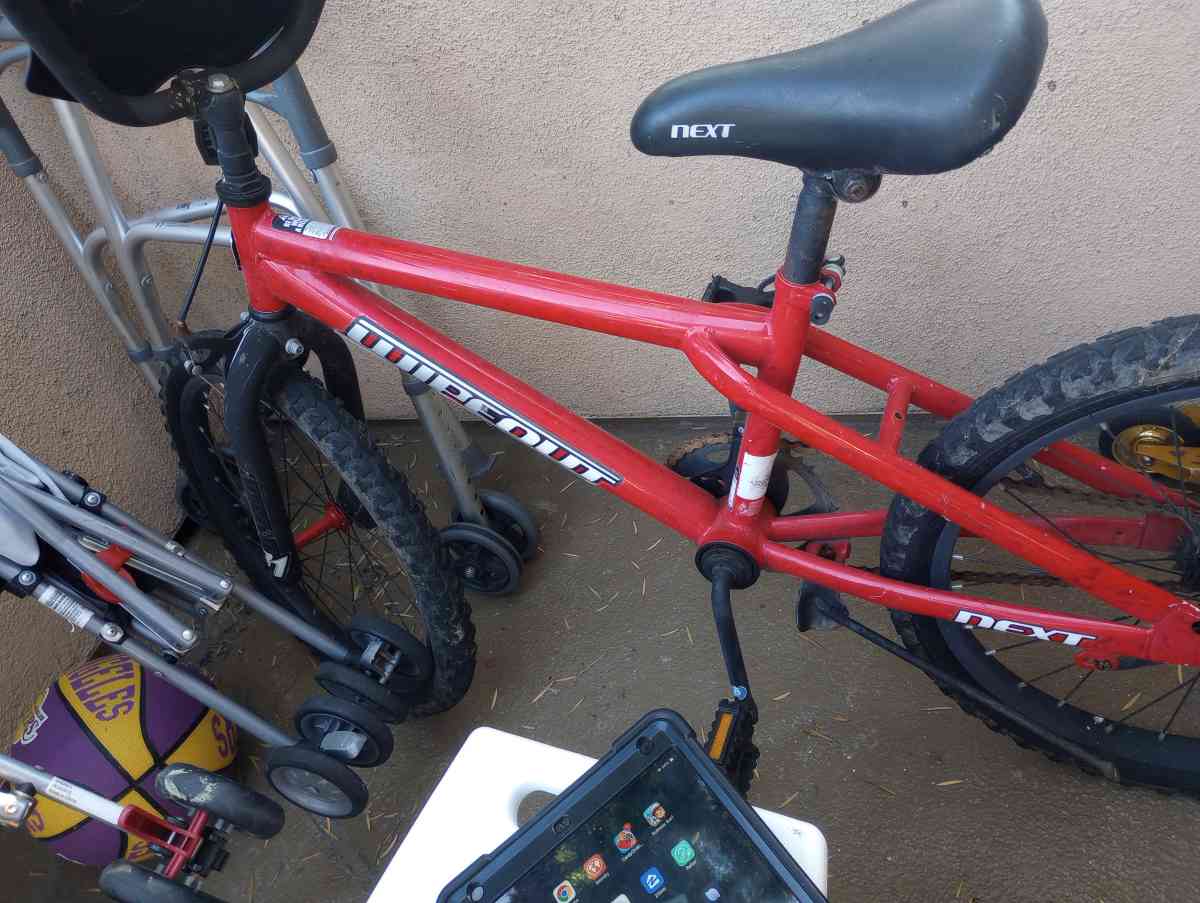 6 bicycle - Alicia, Arkansas - FleaMarketBay