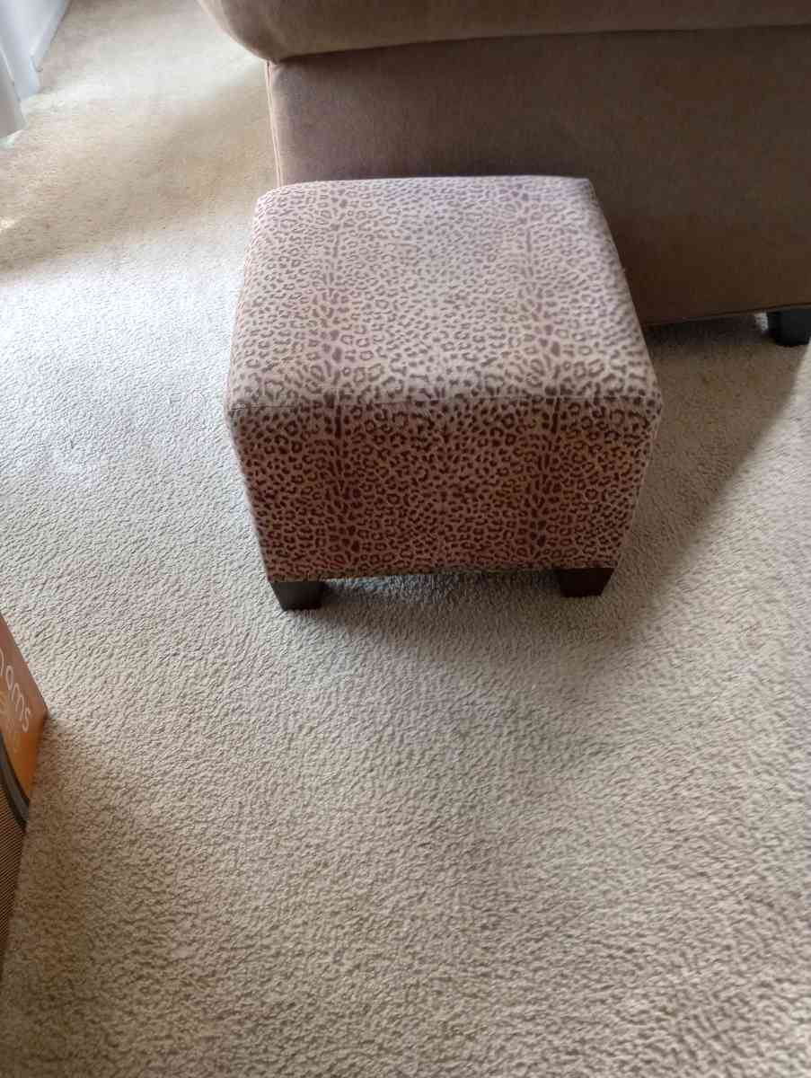 table like new - Alicia, Arkansas - FleaMarketBay