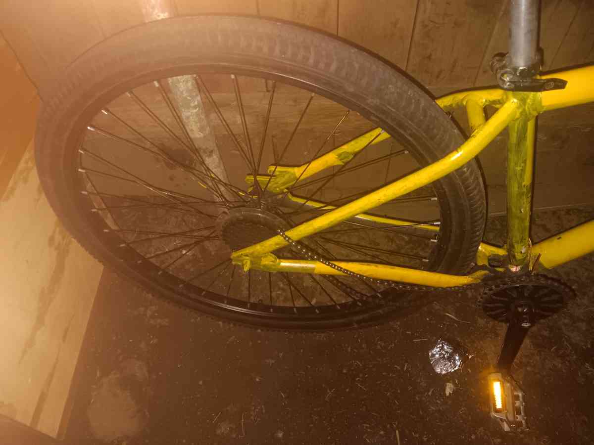 yellow BMX Bike sizes tires 29 in - Pasadena, California - FleaMarketBay