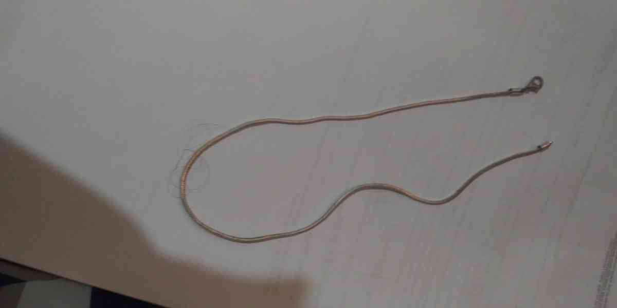 womens beautiful silver necklace throwing in pendant for fre - Yakima, Washington - FleaMarketBay