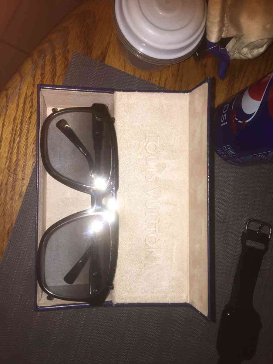 Louis Vuitton sunglasses - Buffalo, New York - FleaMarketBay