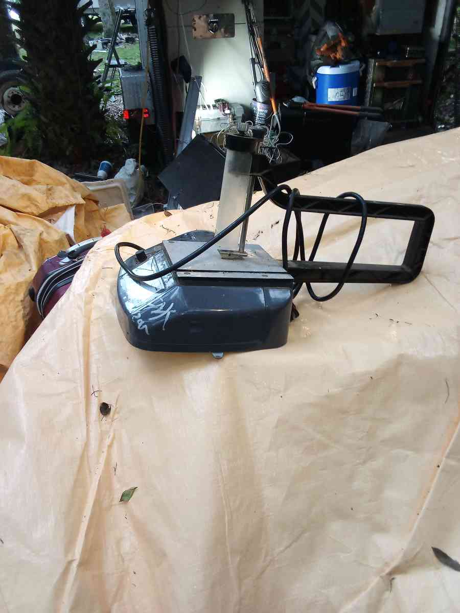 Central Machinery 12 inch scroll saw - Umatilla, Florida - FleaMarketBay