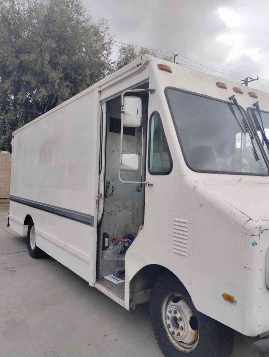 1987 GMC 18 feet long stepvan - Adelanto, California - FleaMarketBay