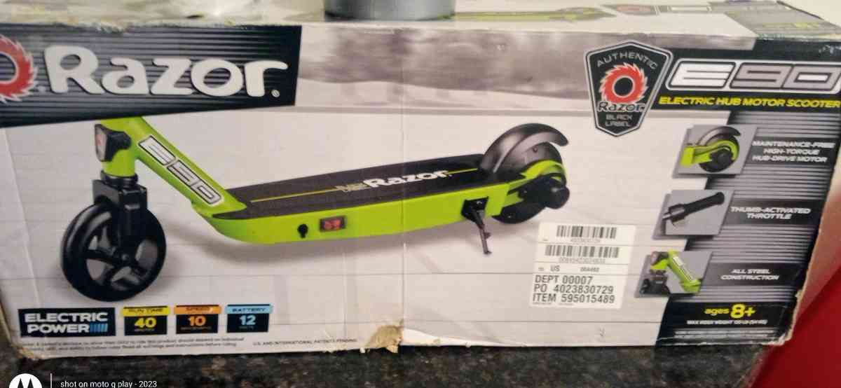 Razor Electric Scooter - Cedar City, Utah - FleaMarketBay