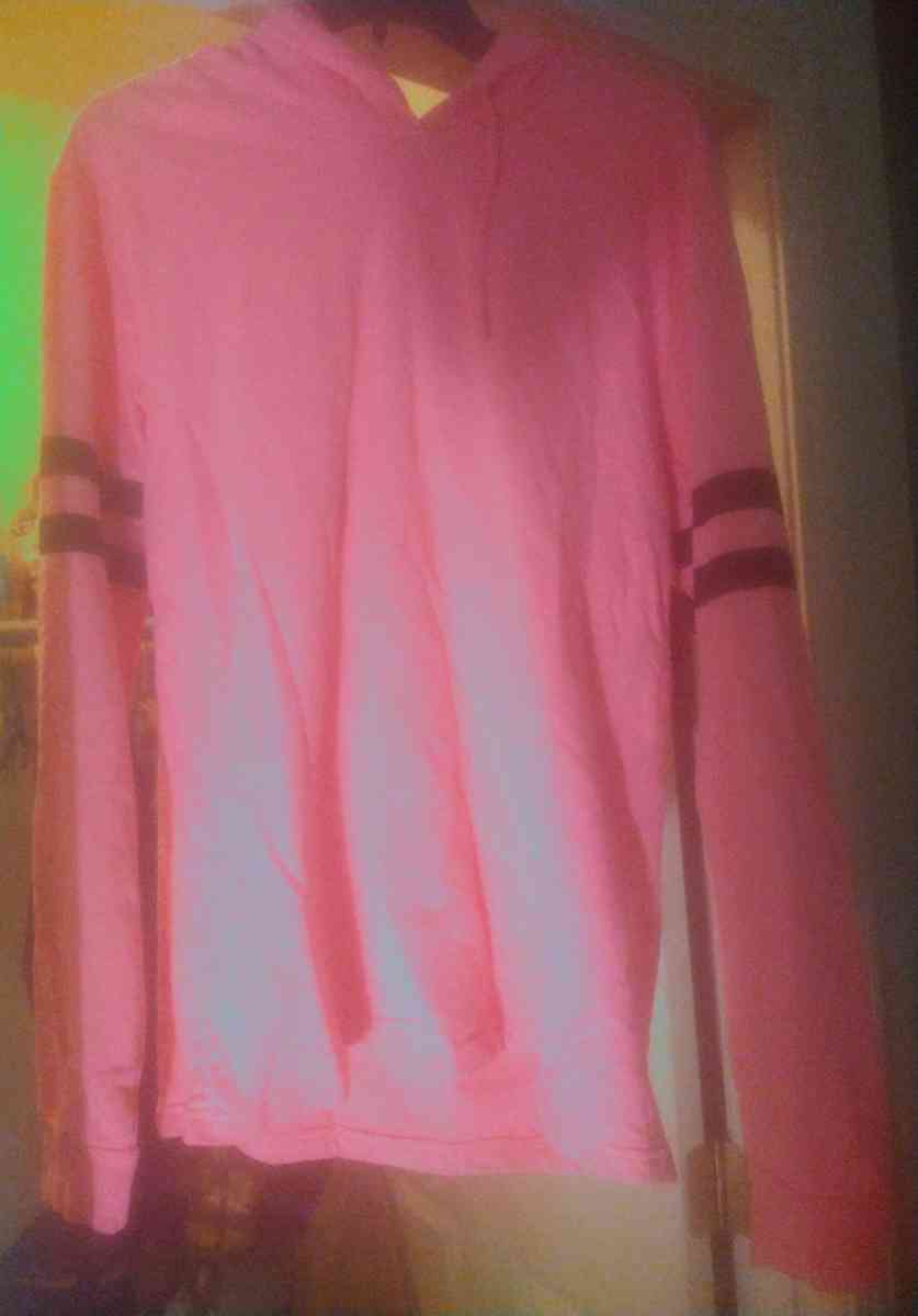 Long Sleeve Hoodie Top - North Las Vegas, Nevada - FleaMarketBay