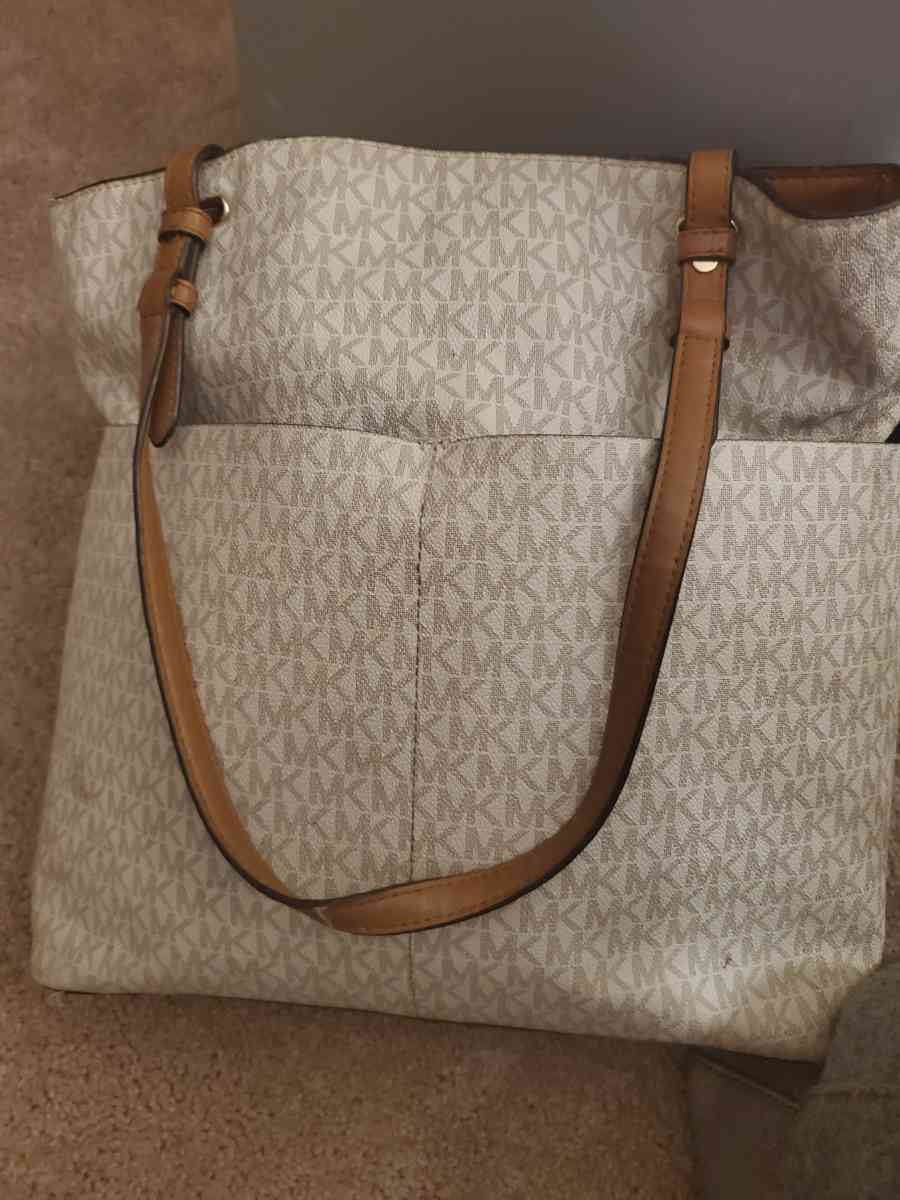 Michael Kors Bedford Tote Large Vanilla creme - Lapeer, Michigan - FleaMarketBay