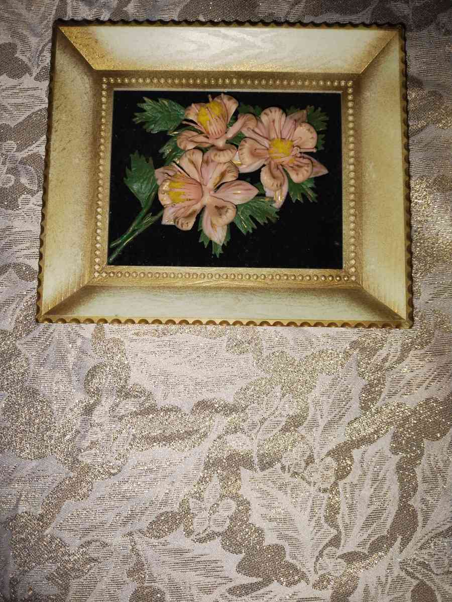 2 vintage pictures one pink and one light blue Flowers - Ridley Park, Pennsylvania - FleaMarketBay
