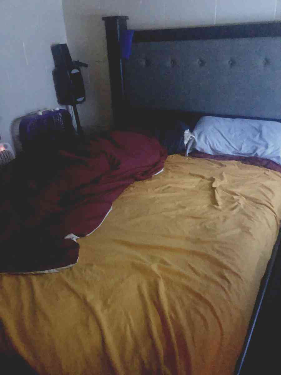 queen size bed
