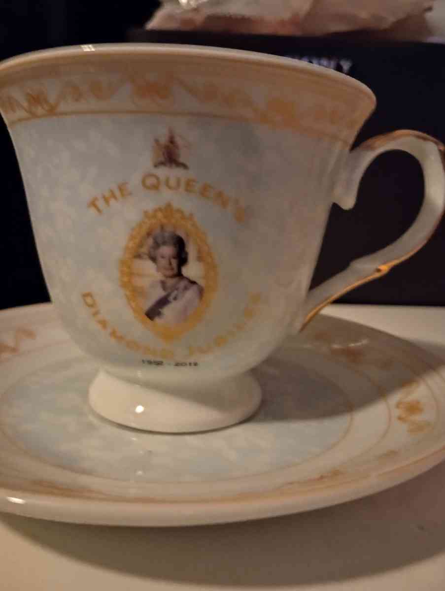 ANTIQUE TEA CUP AND PLATE OF QUEEN DIAMOND JUBILEE 25 OBO - Spring Hill, Florida