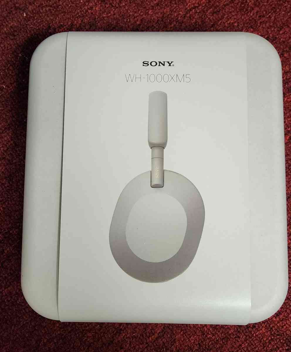 WH1000XM5 Wireless Industry Leading Noise Canceling Headphon - Chicago, Illinois - FleaMarketBay