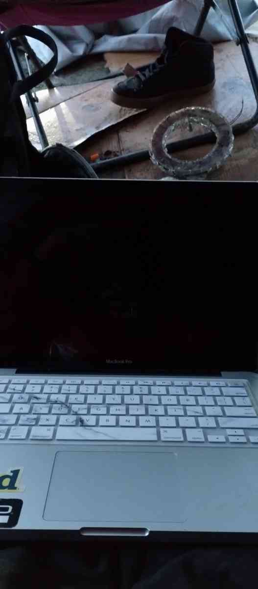 MacBook pro 2017 - Bakersfield, California - FleaMarketBay