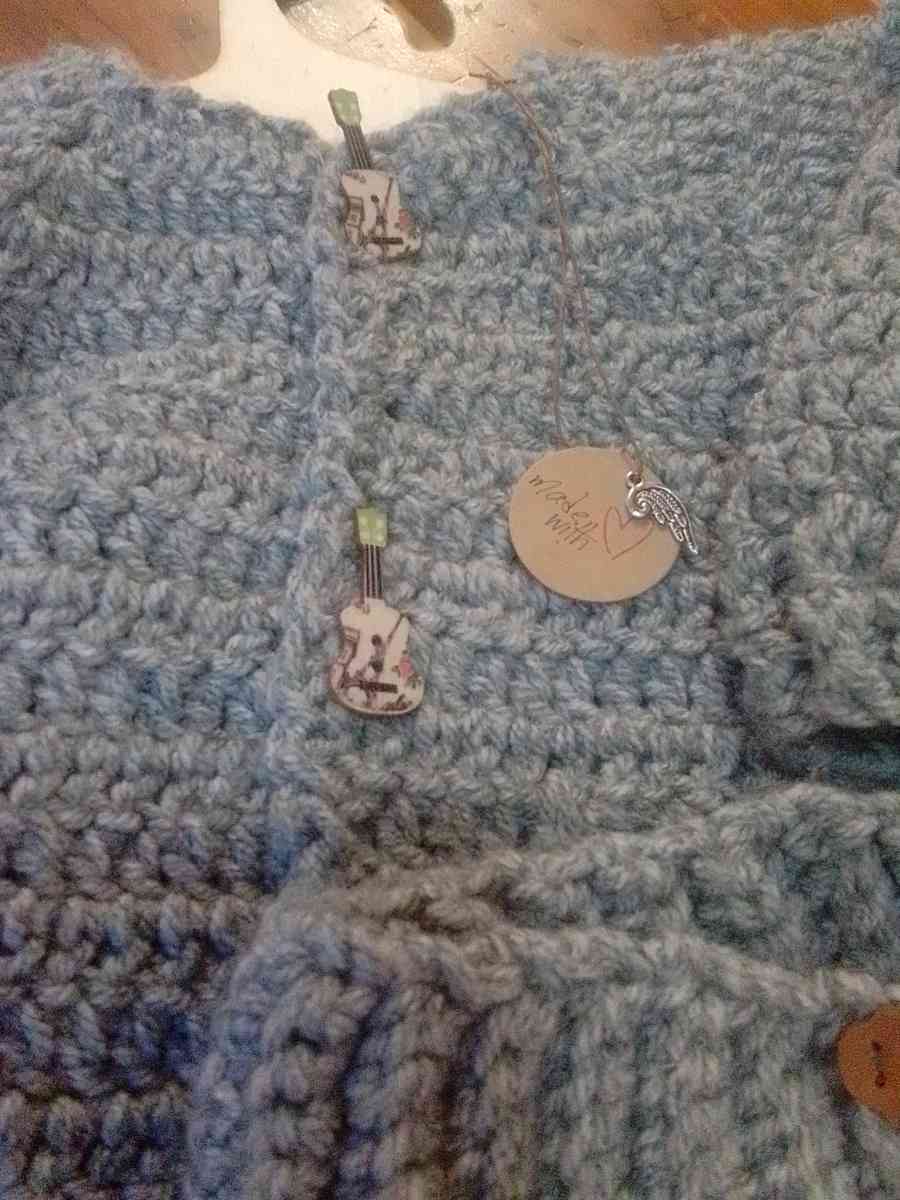 6 9 months baby sweater trouser set - Cuddebackville, New York - FleaMarketBay