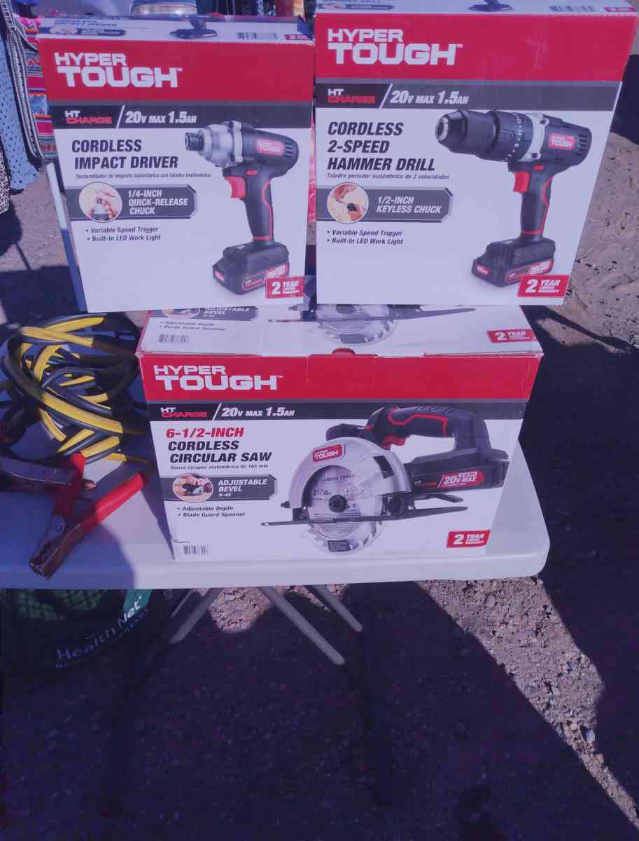 yard sale Staples parking lot on 43rd avenue and Camelback - Phoenix, Arizona - FleaMarketBay