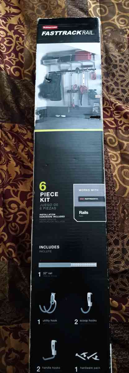 Rubbermaid FastTrack Rail with 5 Hooks - Glendale, Arizona - FleaMarketBay