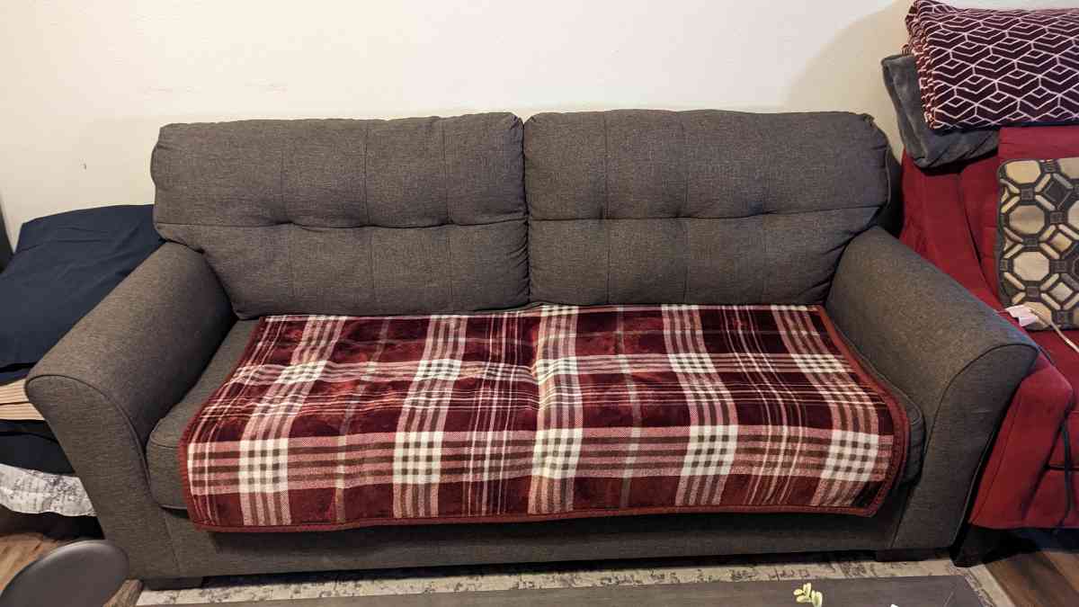 Dressers - Fresno, California - FleaMarketBay