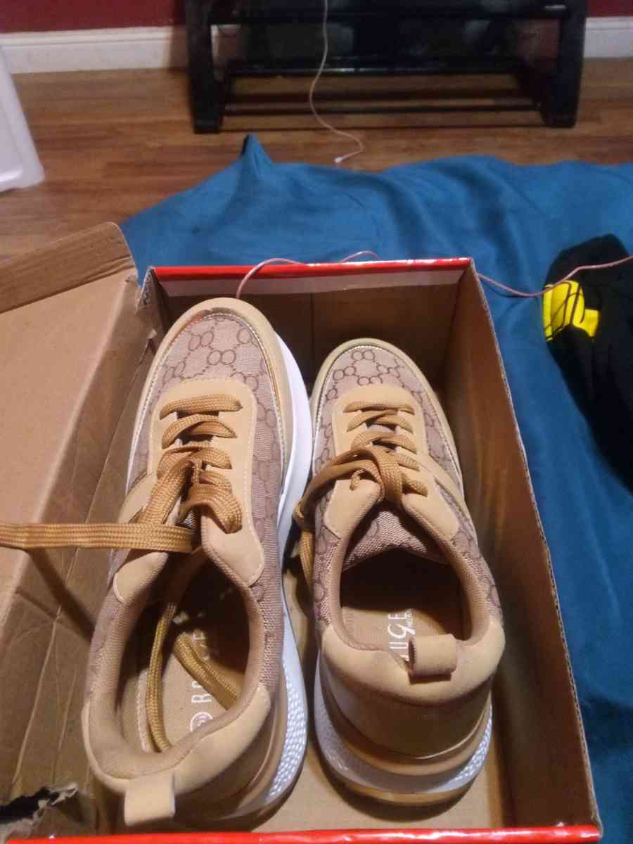 shoes - Alicia, Arkansas