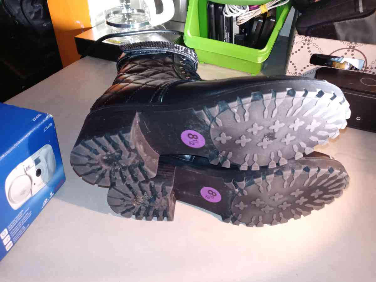 Juicy Couture Womens Opal Black Quilted Combat Boots 8half - Dayton, Ohio - FleaMarketBay