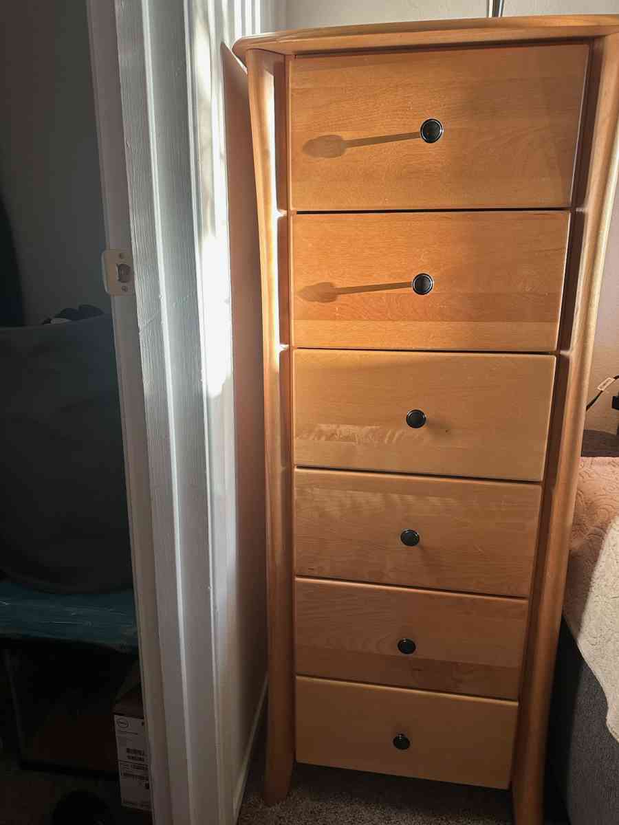 Dressers - Fresno, California - FleaMarketBay