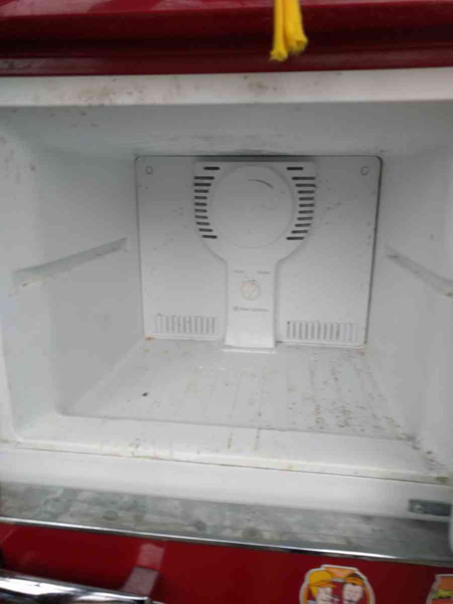 vintage refrigerator - San Antonio, Texas - FleaMarketBay