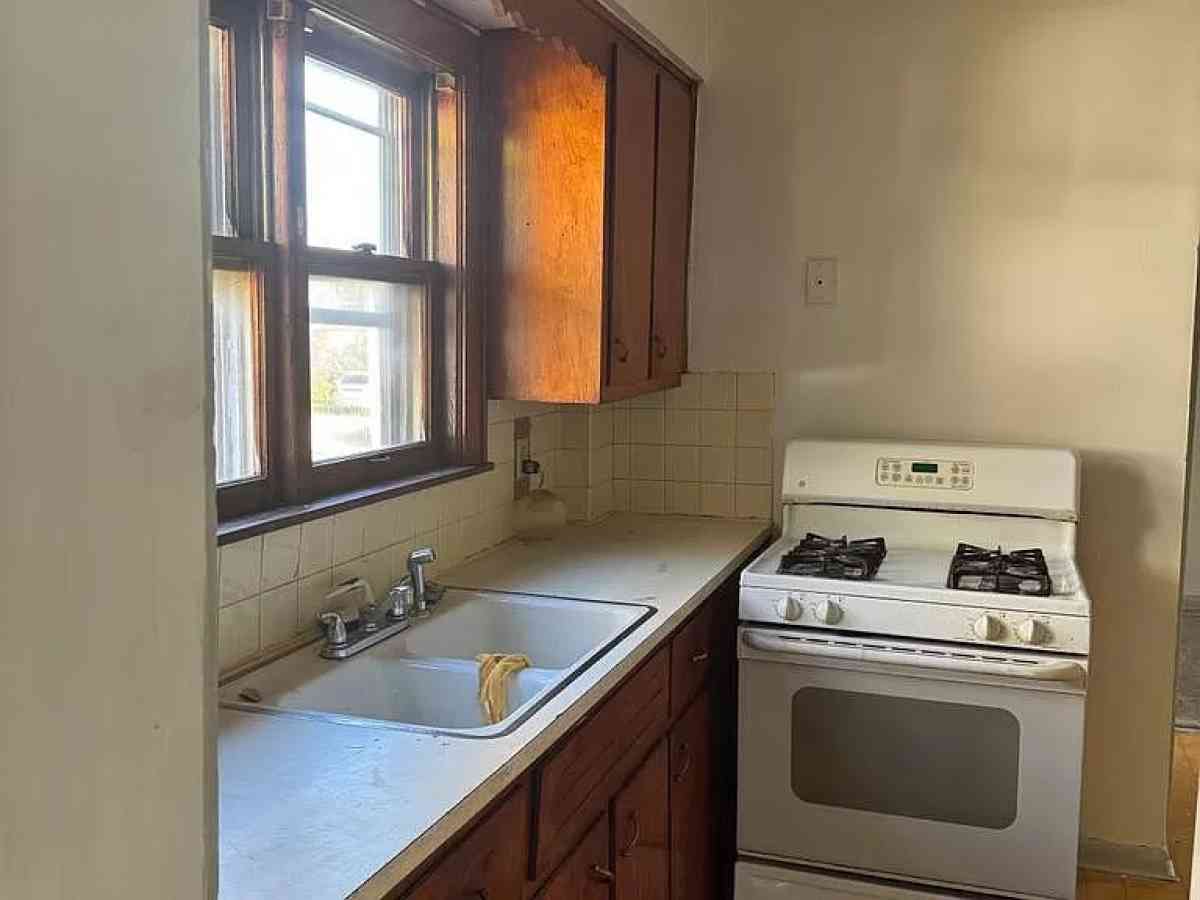 house for rent - Akron, Ohio - FleaMarketBay