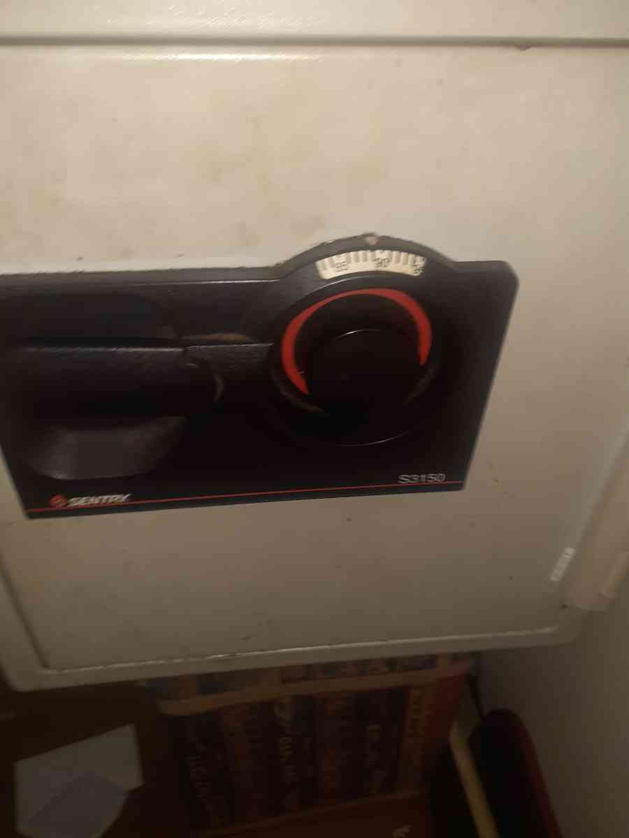 Combination Safe - Detroit, Michigan - FleaMarketBay