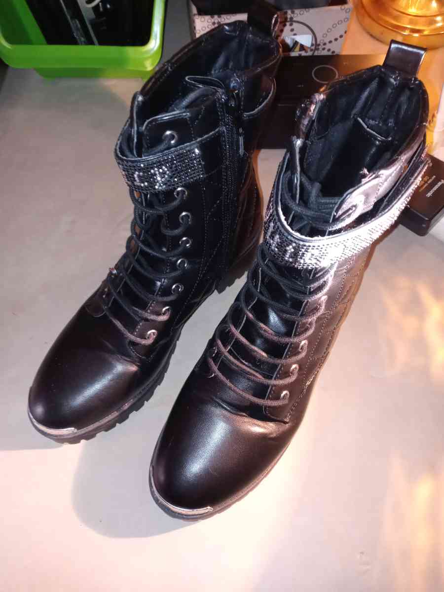 Juicy Couture Womens Opal Black Quilted Combat Boots 8half - Dayton, Ohio - FleaMarketBay