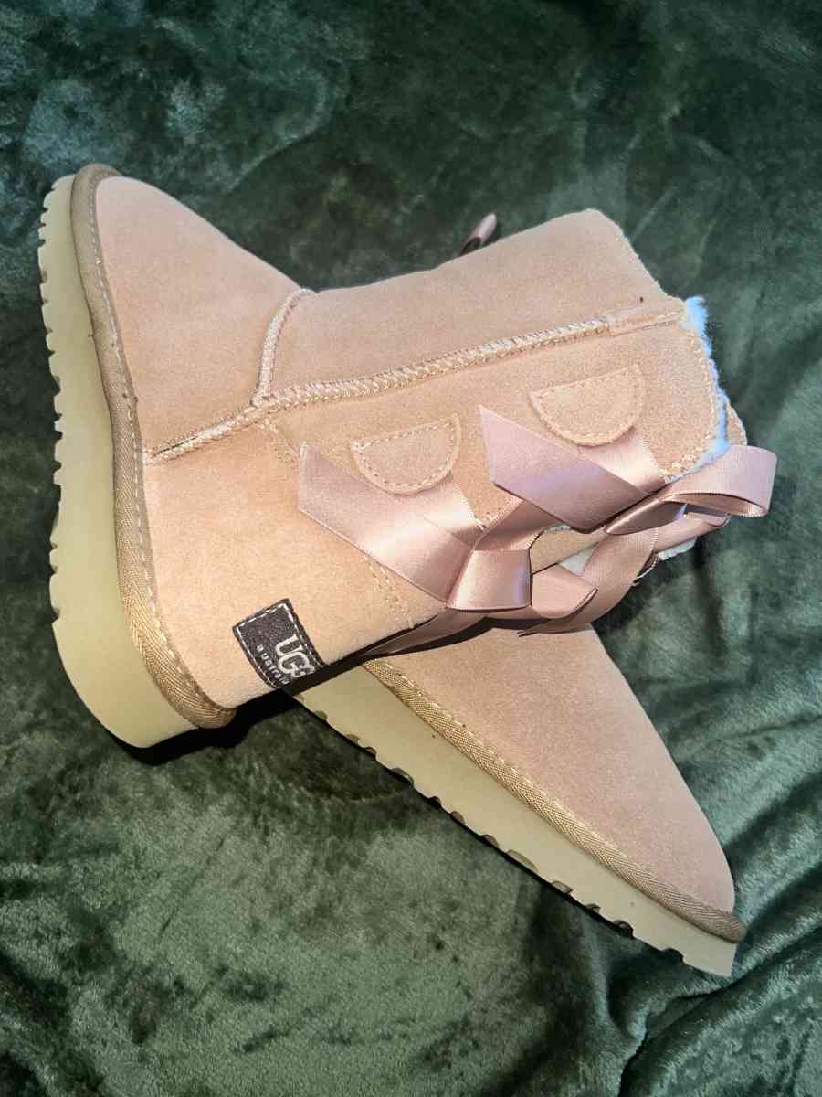 Winter Boots - Brooklyn, New York - FleaMarketBay