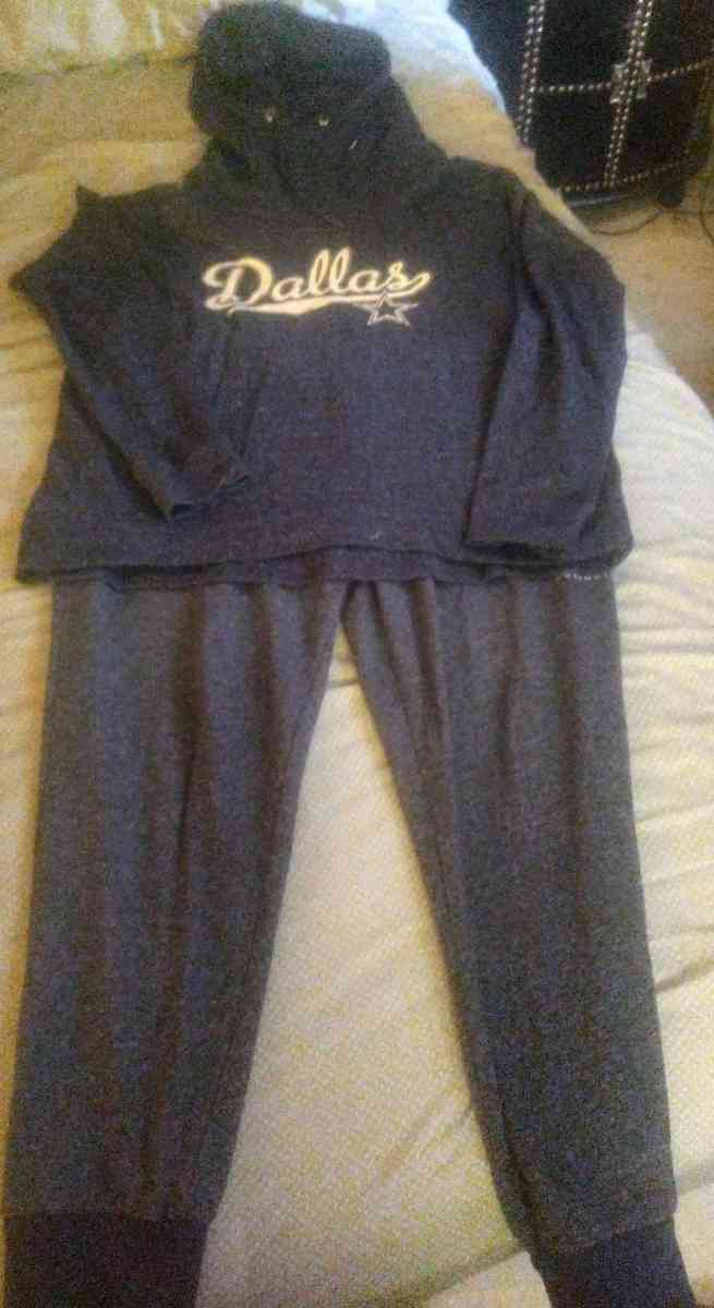 Dallas Cowboys Sweat Suit - North Las Vegas, Nevada - FleaMarketBay