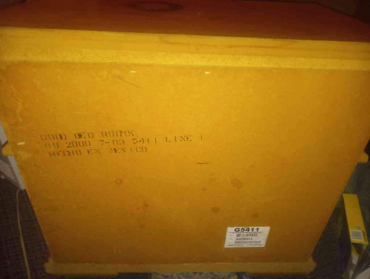 nightstand dresser - Pasadena, California - FleaMarketBay