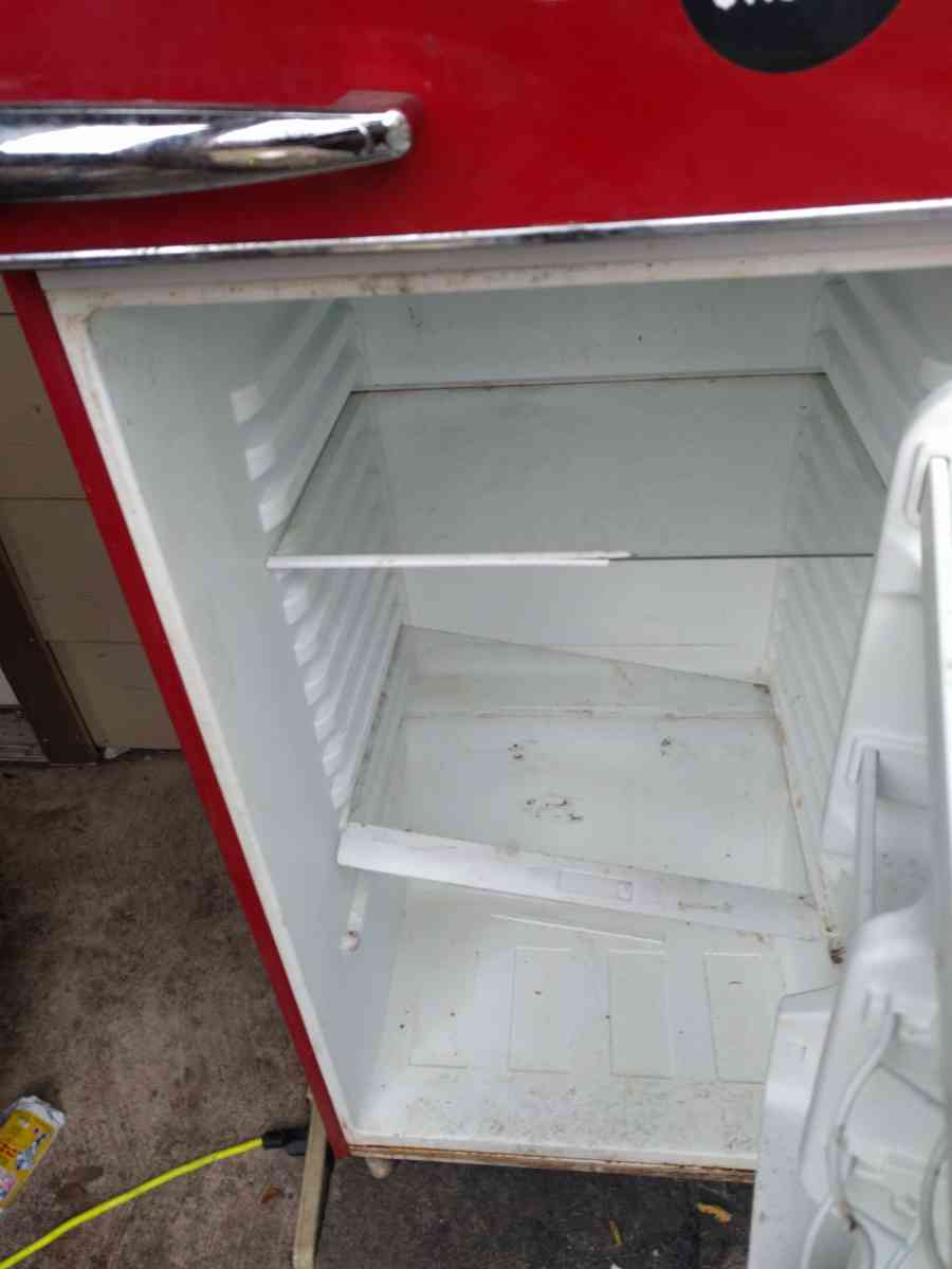 vintage refrigerator - San Antonio, Texas