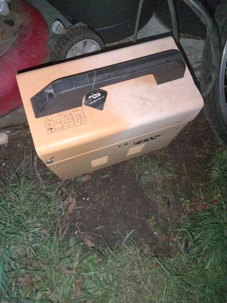 MIG 130 Welder Flux Core Wire Automatic Feed Welding Ma - Ferndale, Washington