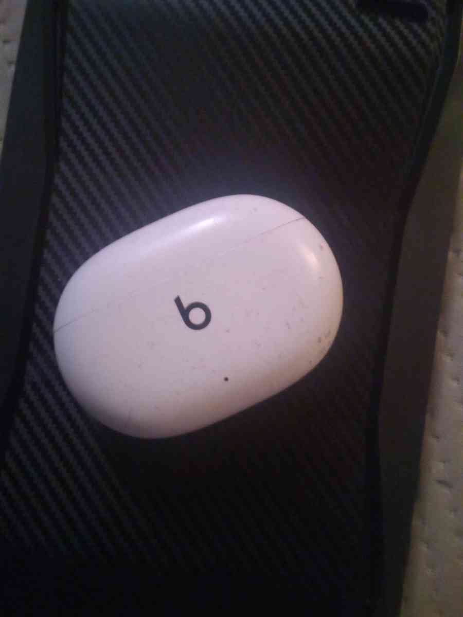 DR DRE BEATS EARPODS - Acton, Massachusetts