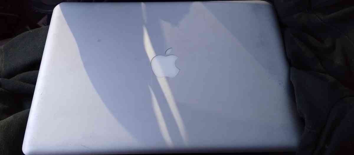 MacBook pro 2017 - Bakersfield, California - FleaMarketBay