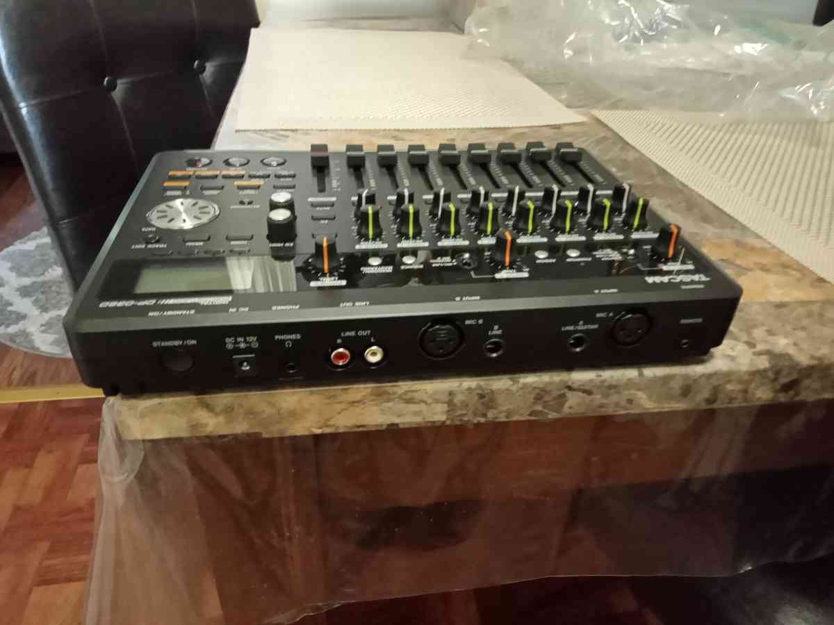 Tascam Recorder  8 tracks digital new in box - San Antonio, Texas