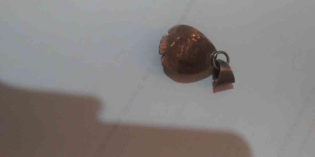 womens beautiful silver necklace throwing in pendant for fre - Yakima, Washington - FleaMarketBay