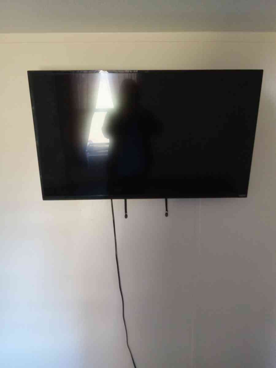 viso 43 inch surround sound - Belleview, Florida - FleaMarketBay