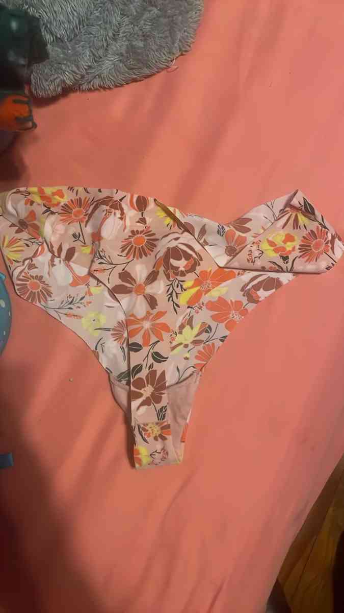 Women Thongs - Houston, Texas - FleaMarketBay