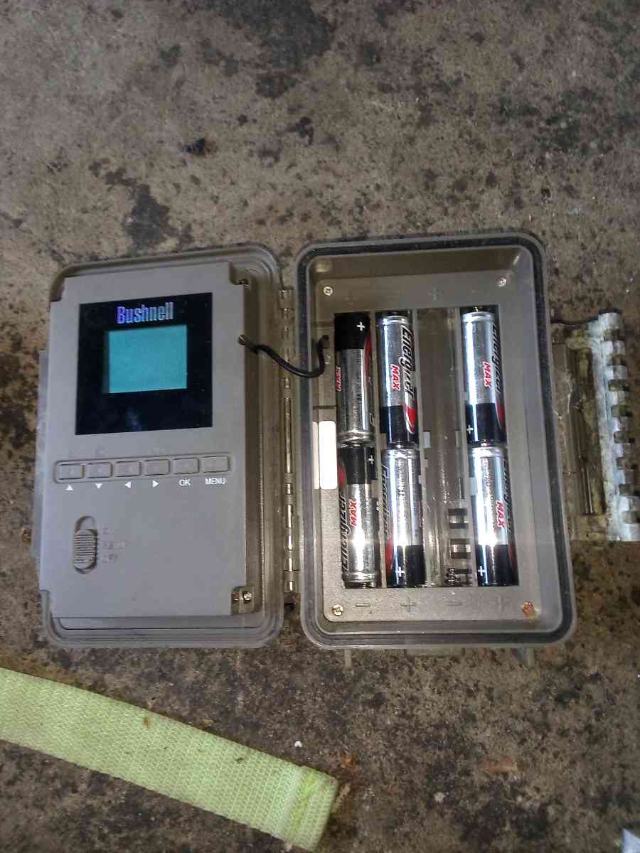 two trail cameras - Pass Christian, Mississippi