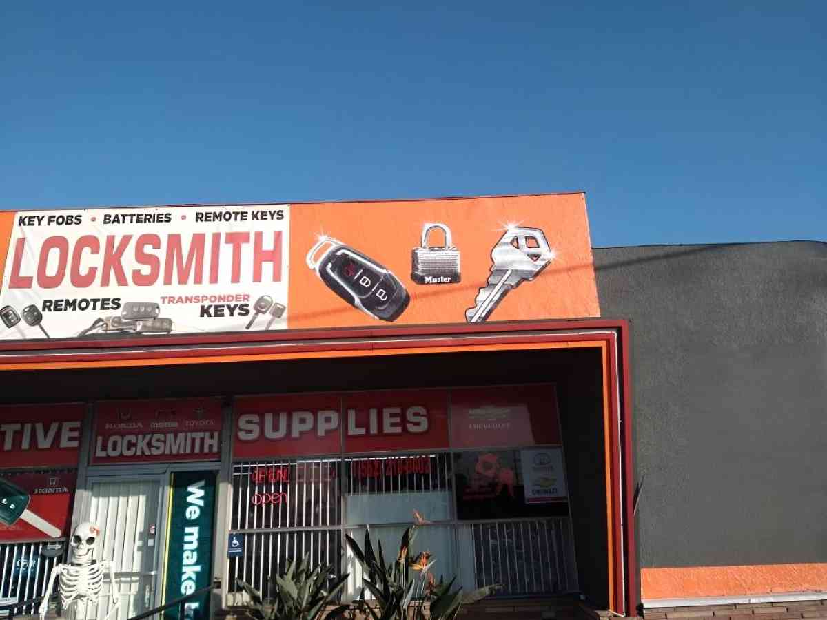 Hand painted signs - Los Angeles, California - FleaMarketBay